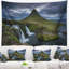 Paysage avec magnifique tapisserie cascade Kirkjufellsfoss-28492234