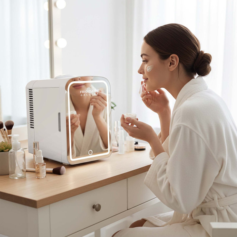 Mini réfrigérateur personnel avec miroir lumineux 9 canettes Frigidaire, mini glacière 6 litres, blanc