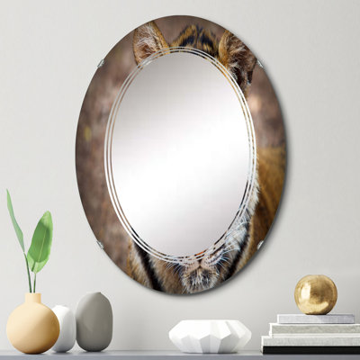 Portrait d'un tigre sauvage - miroir mural traditionnel ovale