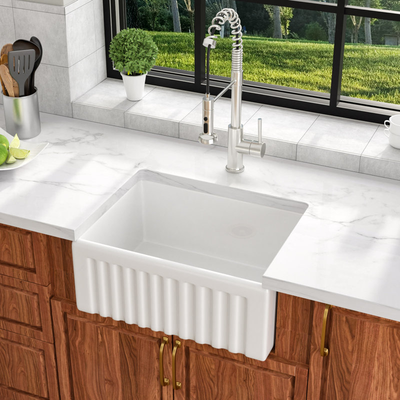 Évier de cuisine en argile réfractaire L 24 po x l 18 po Fireclay, Gold Drain