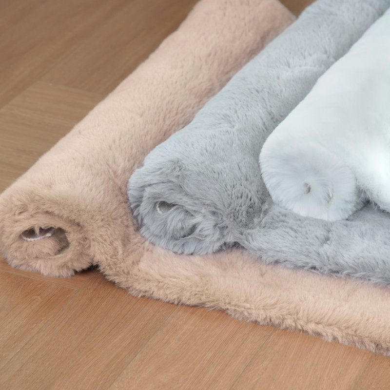 Tapis beige en simili lapin Tristion Cozy, Nouveauté 2 pi x 6 pi