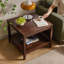 Table de bout en bois massif, table d'appoint carrée à 2 niveaux avec tablette de rangement, table de chevet en bois, petite table basse-131255546