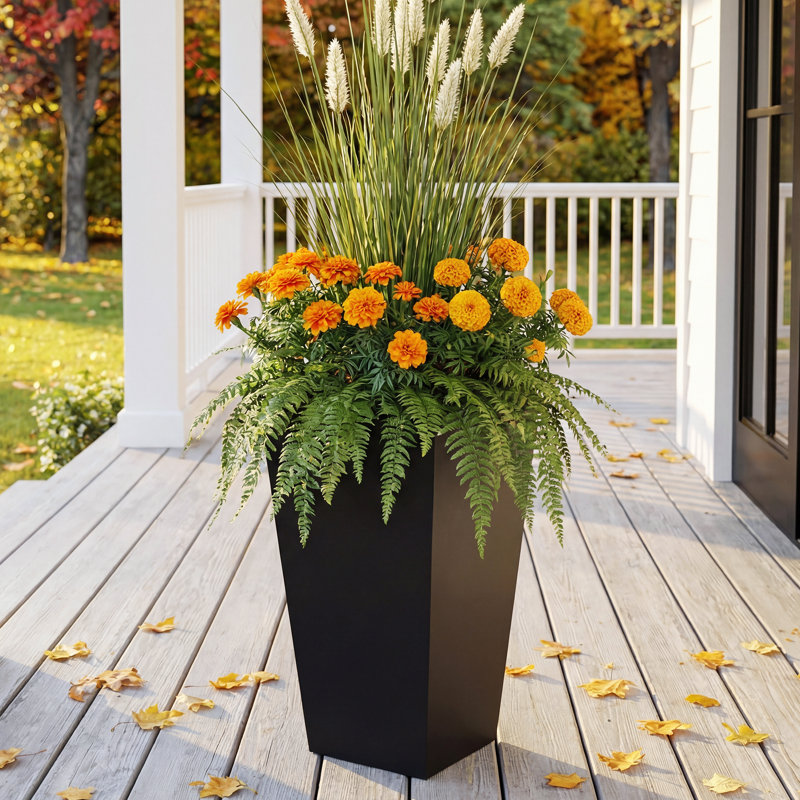 Pot à fleurs conique en métal noir, H 18 po x l 16 po x P 16 po