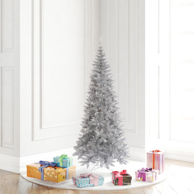 Sapin de Noël artificiel à guirlandes argentées