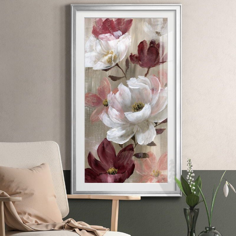 Transient Garden Reds II - Cadre photo, reproduction d'art sur papier, H 22,5 po x l 42,5 po x P 1,5 po, Encadrement argenté