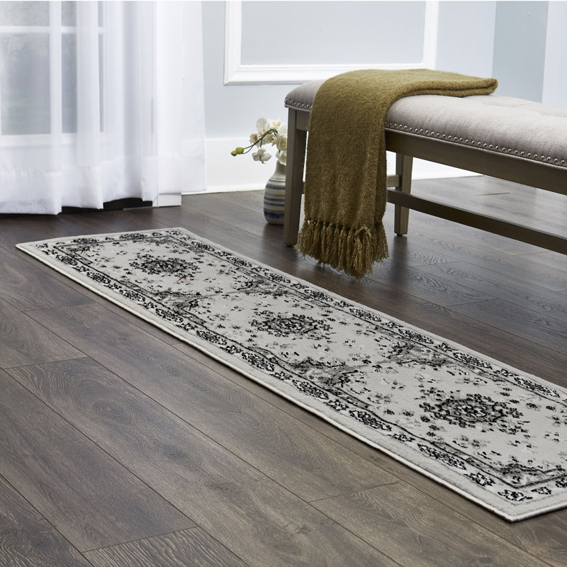 Modena Oriental Indoor Rug, Runner 1'9" x 7'2"