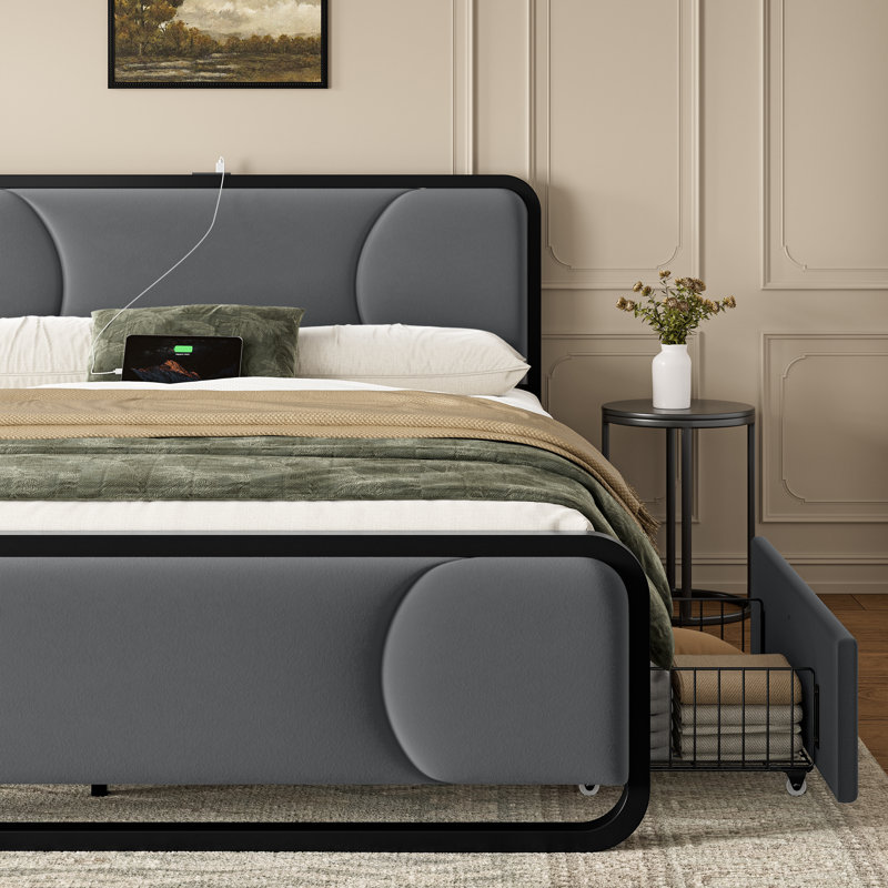 Lit plateforme capitonné en velours Dorrough, Lit double, Gris