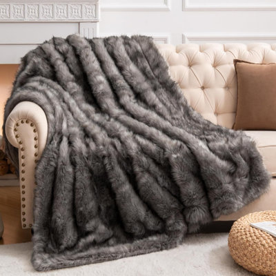 Couverture luxueuse en fausse fourrure