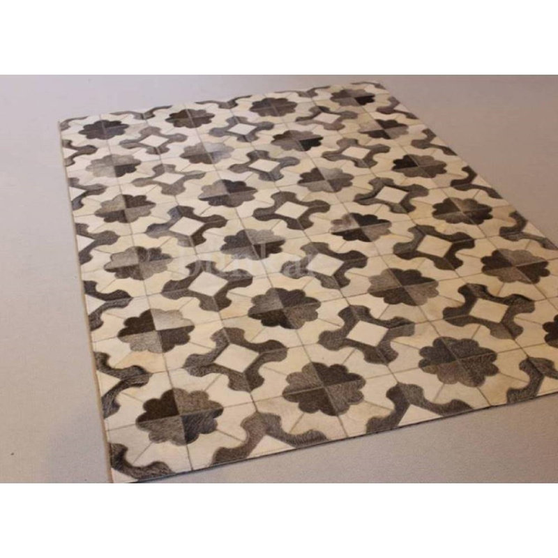 Mckinney Geometric Cowhide Area Rug, Rectangle 180 x 240 cm