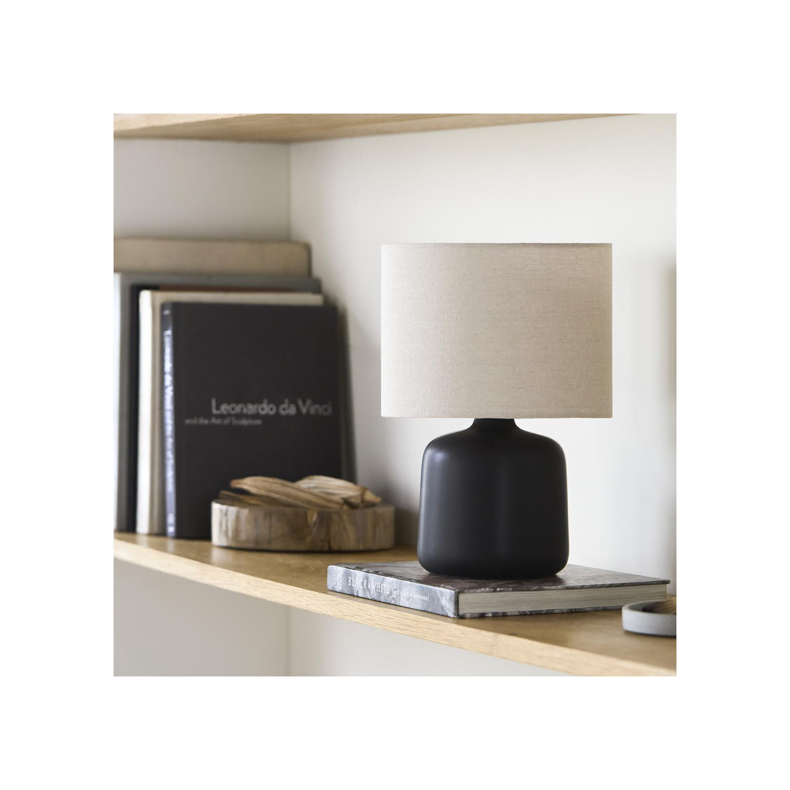 Pramit Table Lamp, Black