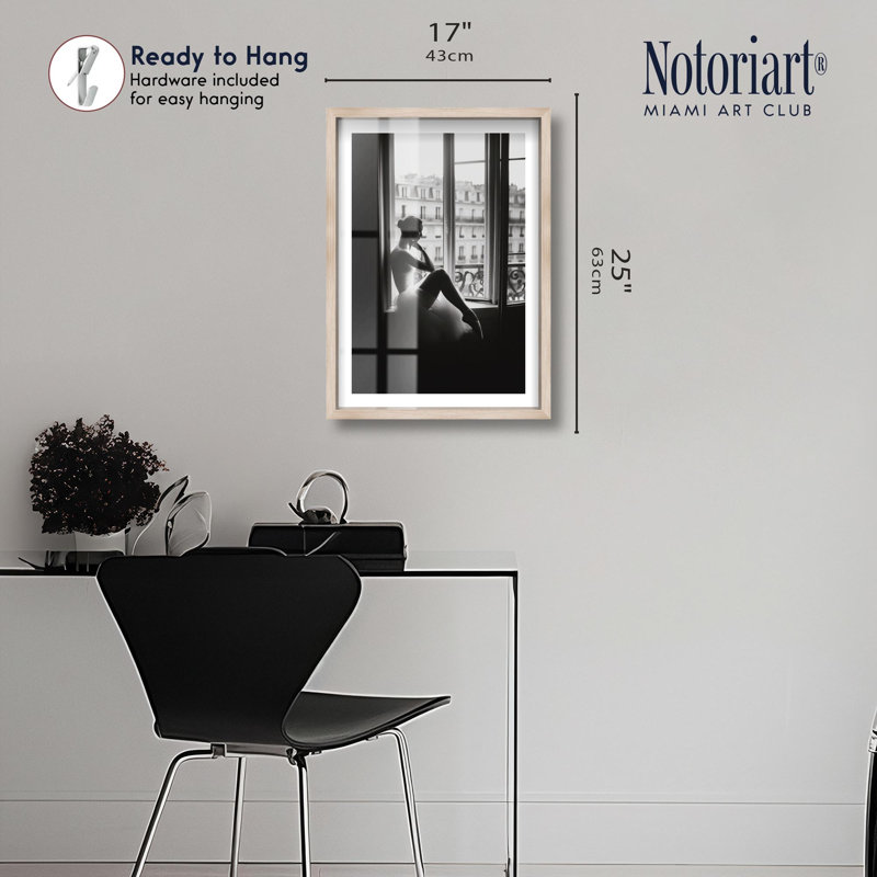«Shadows of a Lady Shadowbox Print» par Notoriart, H 25 po x l 17 po, Crème, crème