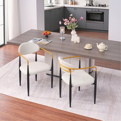 Chaise de salle à manger moderne et rembourrée avec accoudoirs dorés - l 22 po x P 21 po x H 30 po, conception ergonomique pour la salle à manger à la maison ou au bureau - 2 pièces / bureau - siège en tissu beige et structure en métal noir