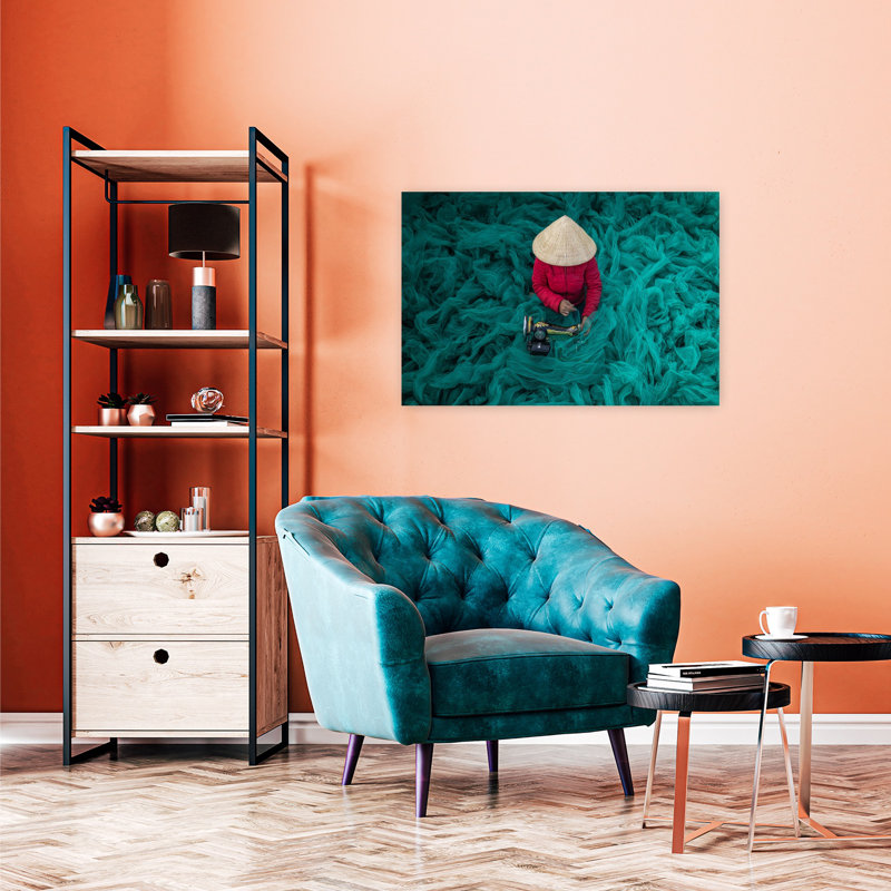 Femme, réparation de filets de pêche traditionnels, art mural abstrait vibrant, H 24 po x l 36 po