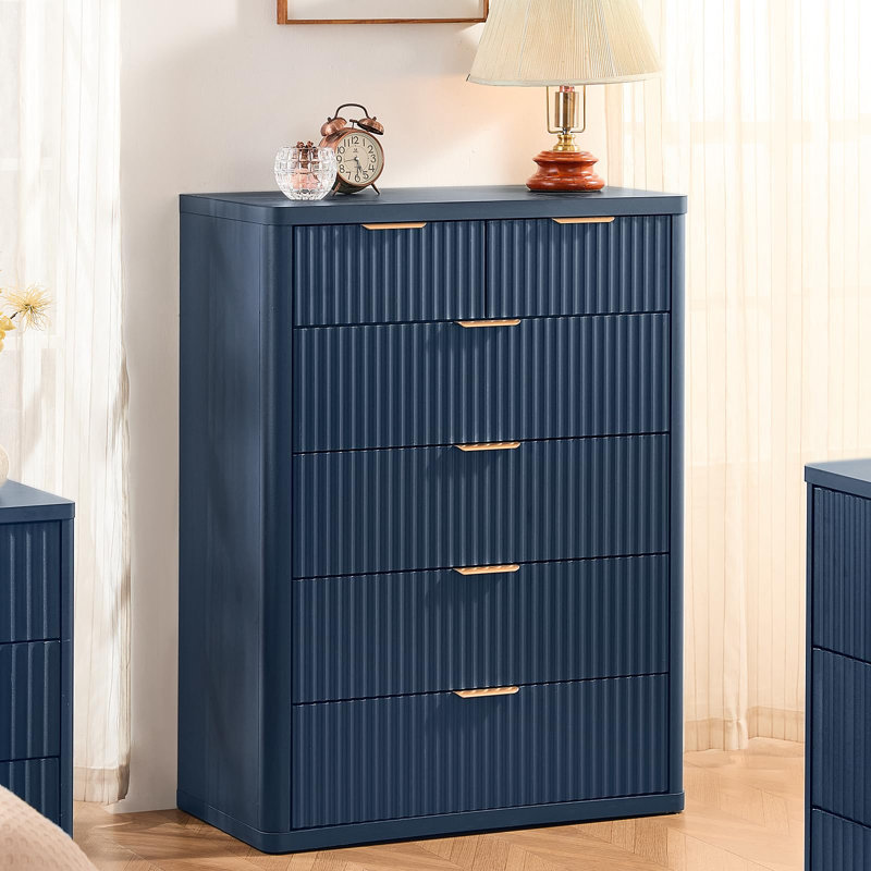 Ensemble de 3 meubles de chambre modernes en bois, comprenant une commode à 6 tiroirs (107 cm de hauteur) et une table de chevet à 3 tiroirs avec station de recharge.