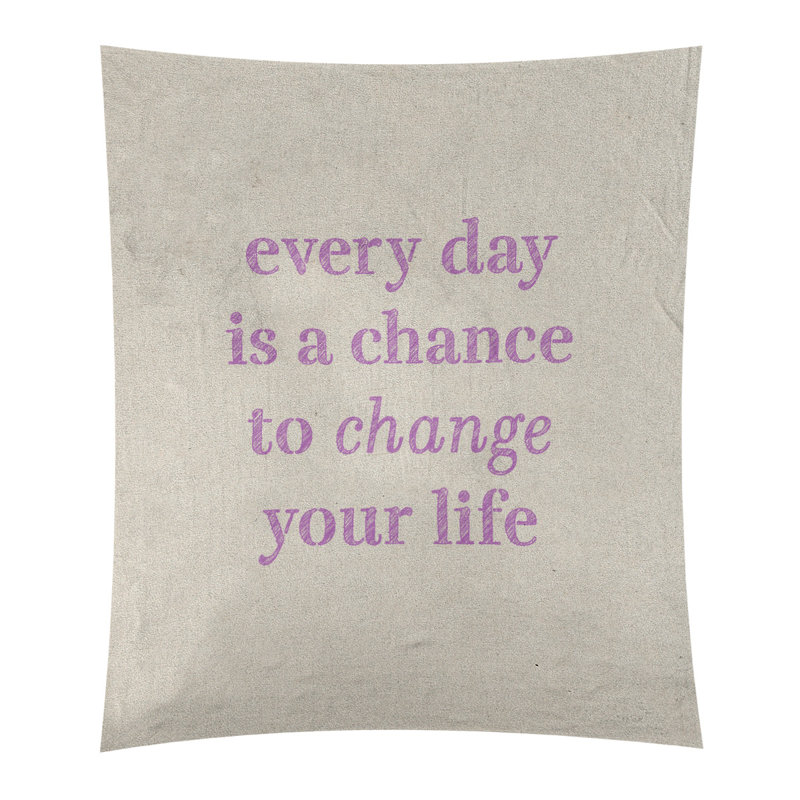 Tapisserie en polyester changer votre citation vie, Blanc / violet, H 80 po x l 68 po