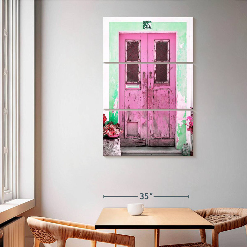 Vieille porte rose, H 65 po x l 42 po