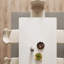 table de salle à manger en pierre frittée de style lumière pâle-109489030