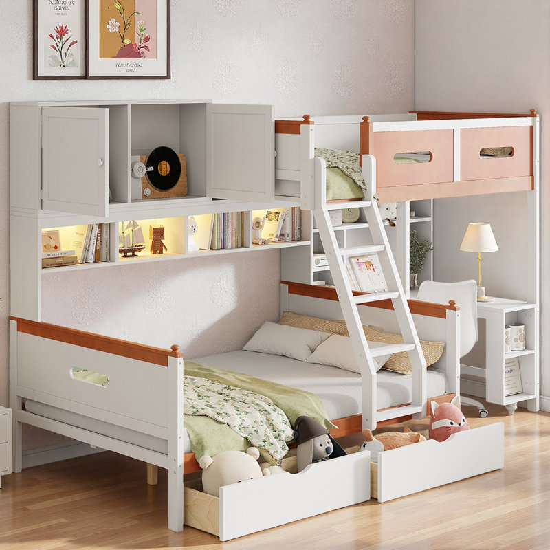Lit superposé en bois avec bureau, tiroirs, tablettes ouvertes, armoire et éclairage à DEL