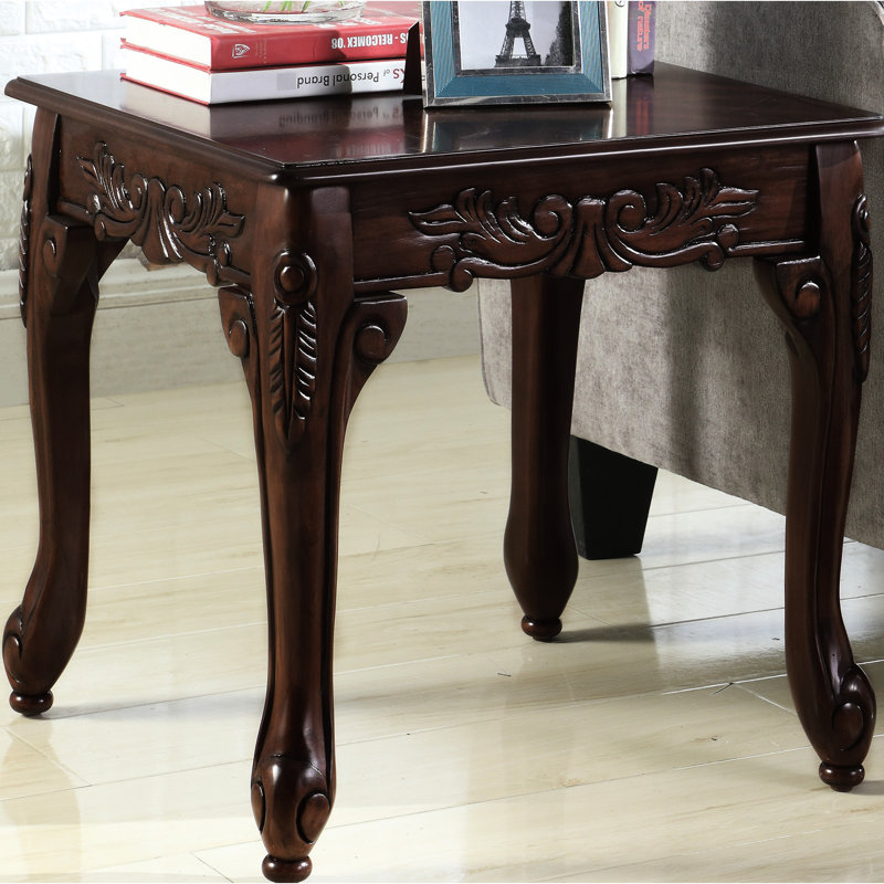 Table de bout en bois de cerisier foncé avec accessoires décoratifs - couleur chaude, l 22 po x P 21 po H 20 po, certains éléments d'assemblage requis sont de style traditionnel