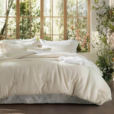 Cozy Winter Collection Bedsure Waffle & Plant Bed in a Bag