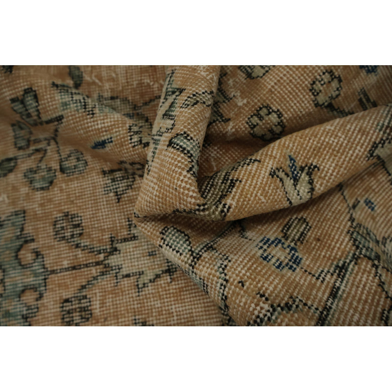 Élégant tapis turc vieilli 4 x 7