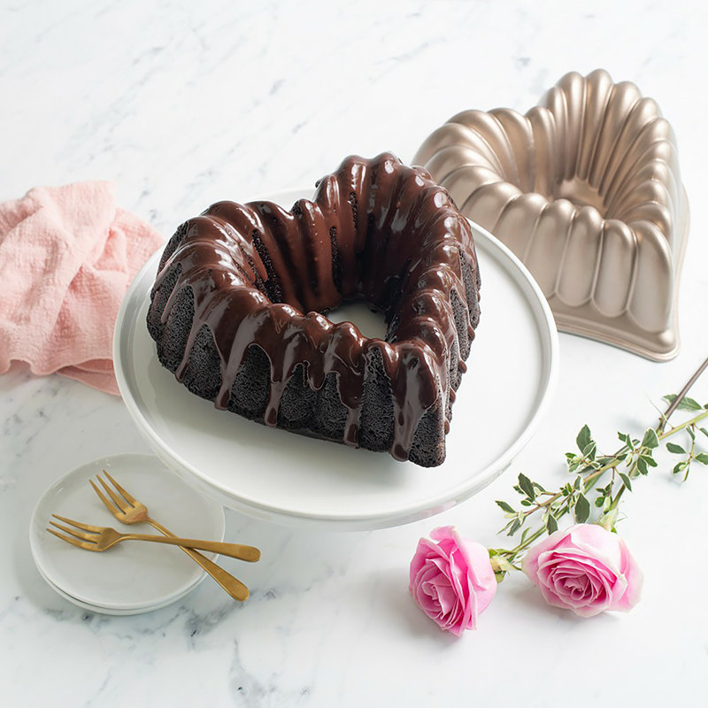 Nordic Ware 10.5 in W X 10.9 in L Heart Bundt Pan Toffee 1 pc