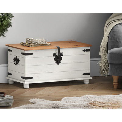 Cappiello Blanket Chest