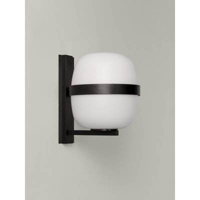Wally Cestita Aluminum Wallchiere
