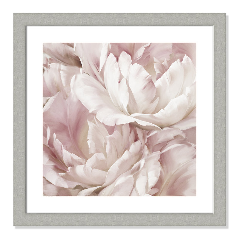 Intime rosé IV - photographie, H 25 po x l 25 po x P 1,25 po, Encadrement argenté