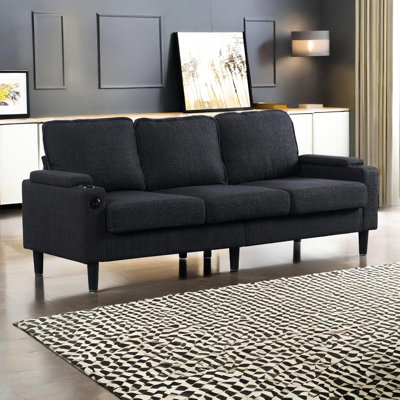 Salon gris foncé avec rangement. 3 canapés modulaires en lin. Accoudoirs carrés en bois. Comprend le port, les porte-gobelets, l'accoudoir et le rangement du repose-pieds. Siège mi-doux. Conception américaine moderne. Robuste