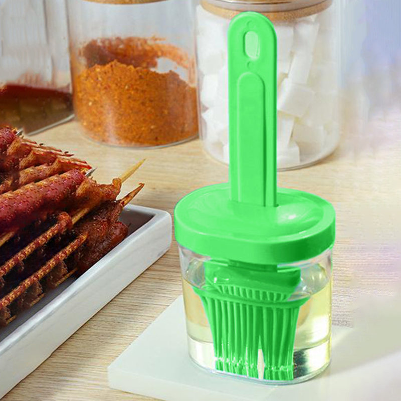 Bouteille d'eau, une brosse à huile et une brosse à huile, Vert