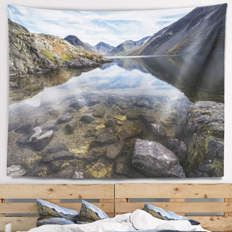 Paysage avec de l'eau avec reflet dans la tapisserie du lac, H 32 po x l 39 po