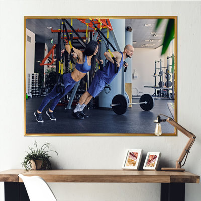 Athlétisme Couple, robes, entraînement sur toile