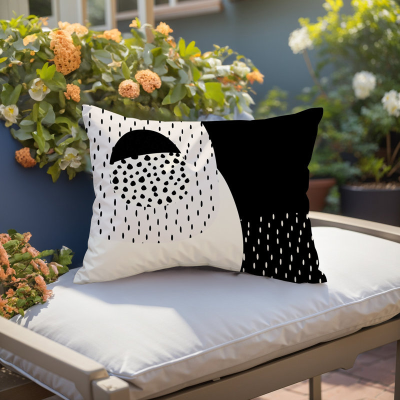 Coussin lombaire réversible intérieur / extérieur Vikka, H 14 po x l 20 po, Blanc cassé / noir, Shaffy