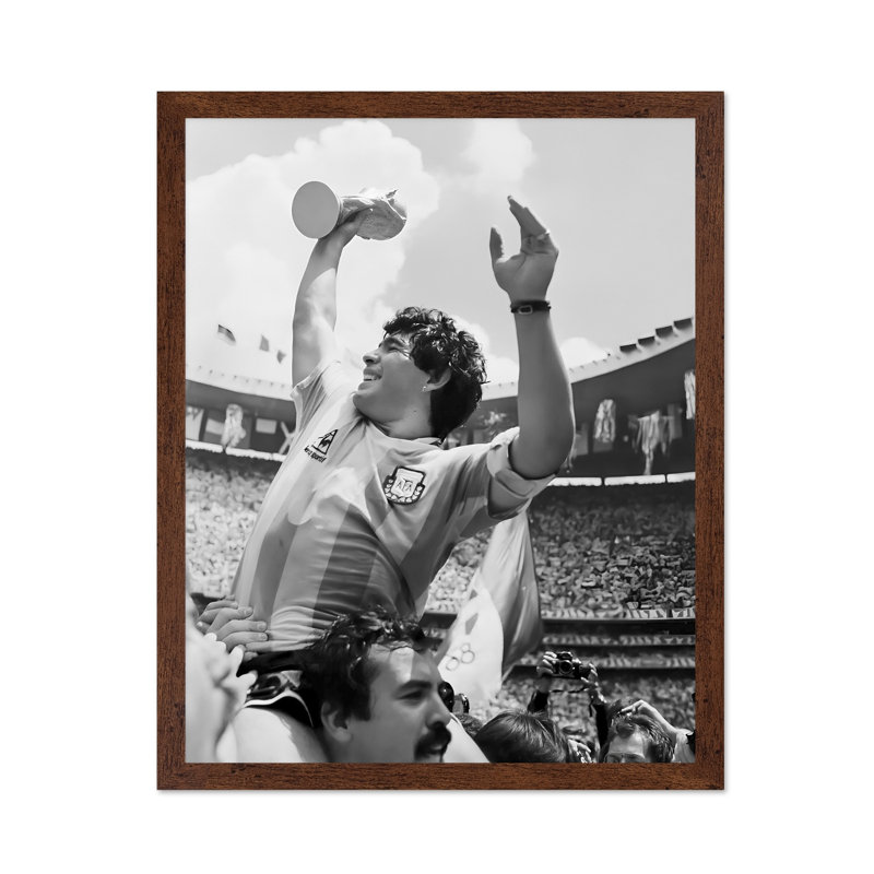 Photographie de football Diego, Poster, 24"H x 32"W, Brown Framed