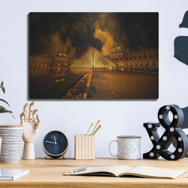 "La pyramide de Lourve" par Sebastien Lory, H 12 po x l 16 po
