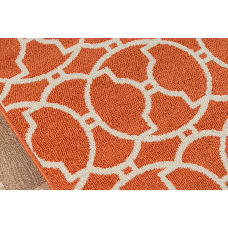 Tapis orange intérieur / extérieur Yepez, Rectangle 3 pi 11 po x 5 pi 7 po