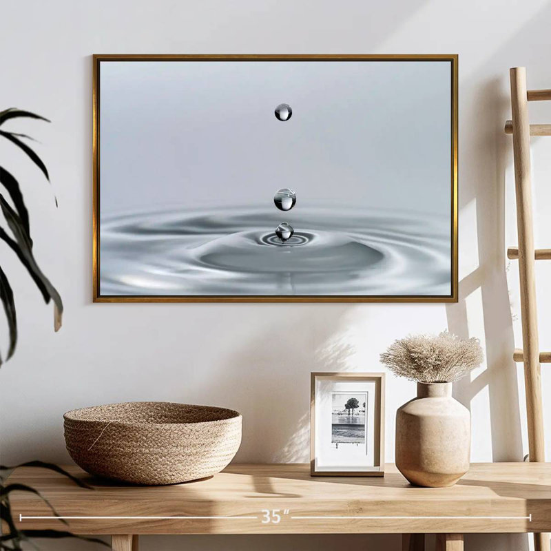 Gouttes dans l'eau, 25 po x 17 po, Cadre flottant doré