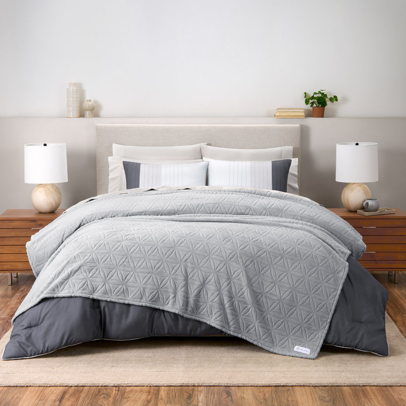 Couverture en peluche 100% polyester GAIAM Velvetloft, Gris anthracite, Grand lit