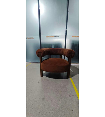 Fauteuil demi-tonneau surdimensionné de 35,8 po en molleton moderne avec pieds en bois massif brun