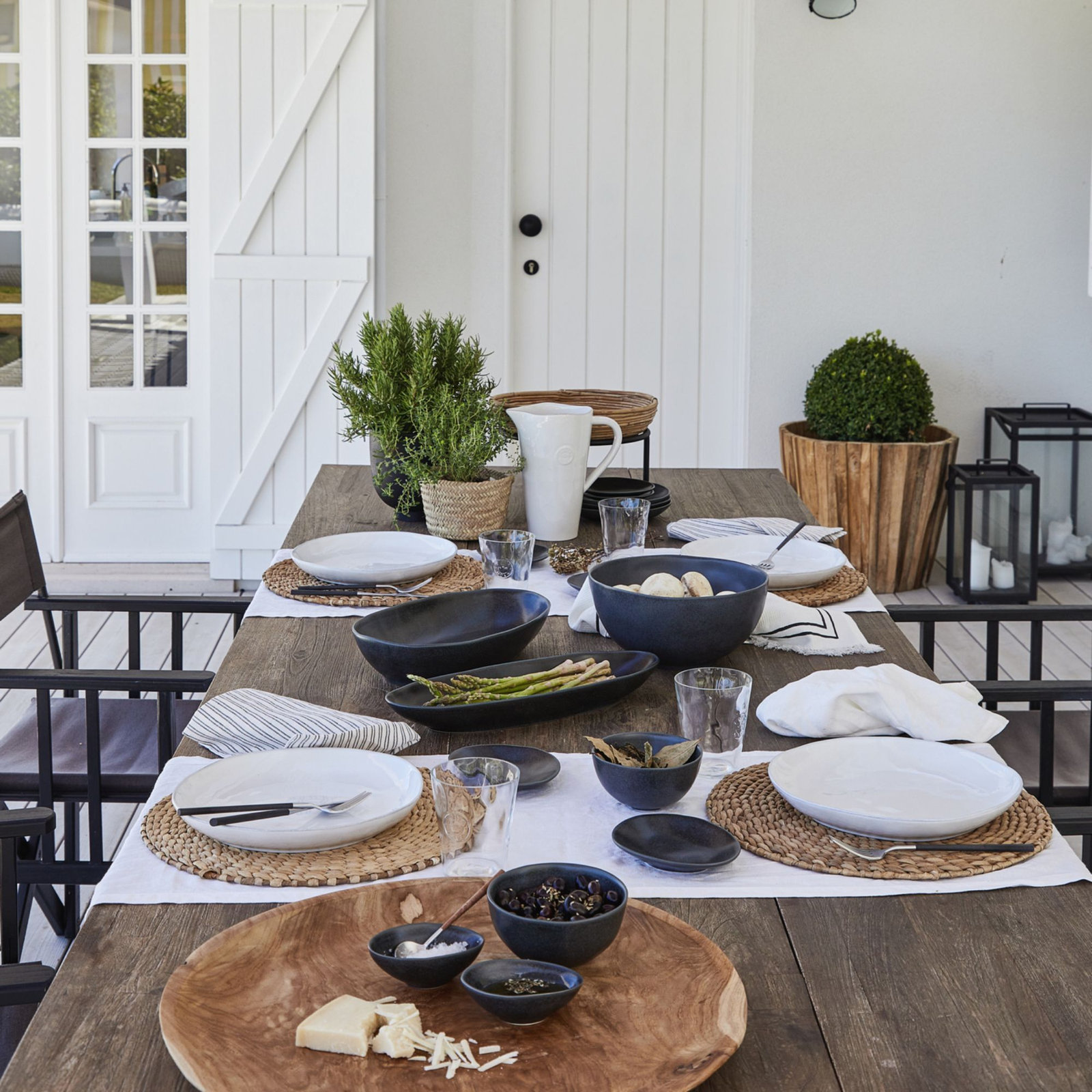 Livia Oval Platter, Matte Black, 2" H x 13" L x 4.25" W