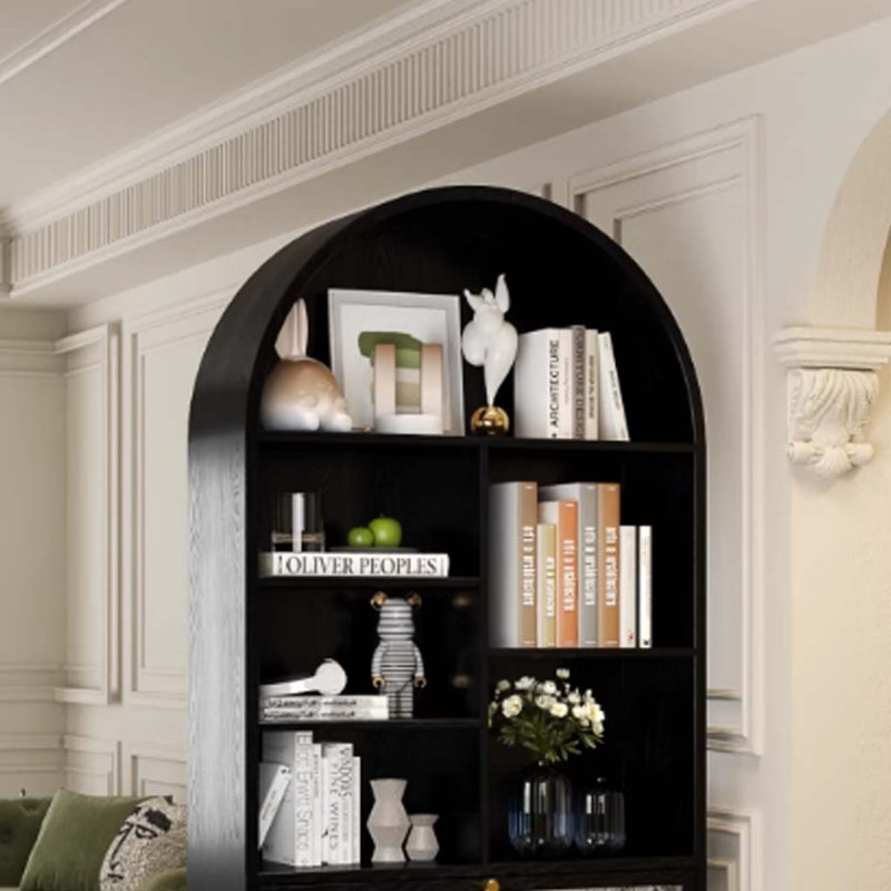 Bibliothèque de rangement noire à plusieurs niveaux