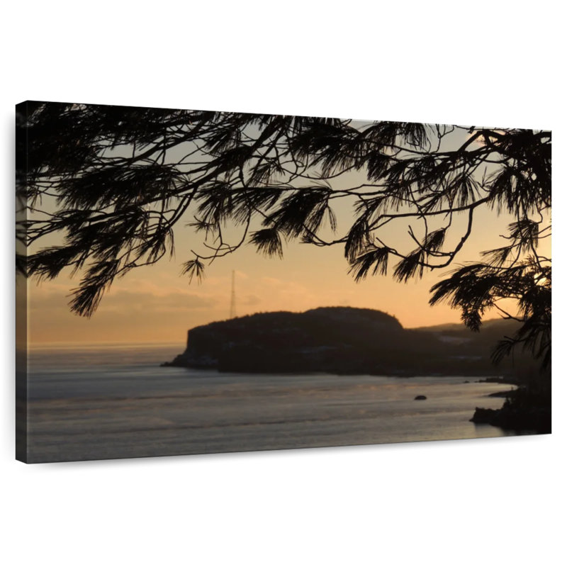 Alvord Palisade Head Lake Superior, 30" H x 45" W