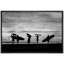 Silhouette de divertissement nautique de surfeurs transportant leur planche de surf sur Sunset Beach Modern-101090863-101090862