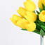 Fleurs de tulipes artificielles dans un vase avec de l'eau artificielle pour les centres de table de salle à manger, arrangement floral intérieur-2143270291
