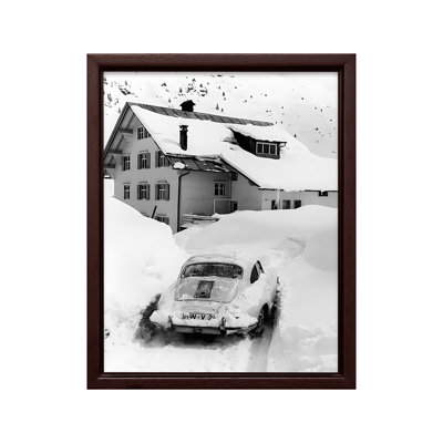 Voiture coincée dans la neige