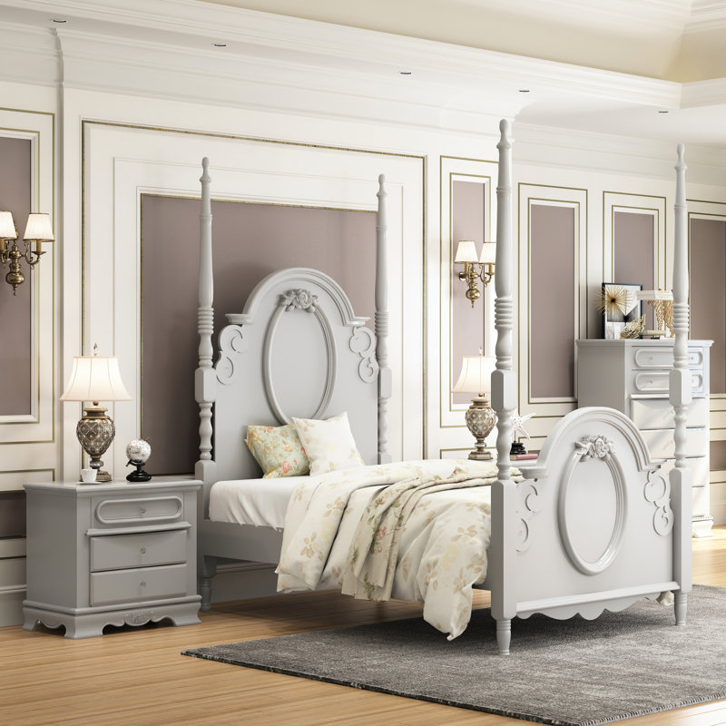 3 tables de chevet grises pour une configuration de chambre à coucher confortable et pratique avec des tiroirs fonctionnels