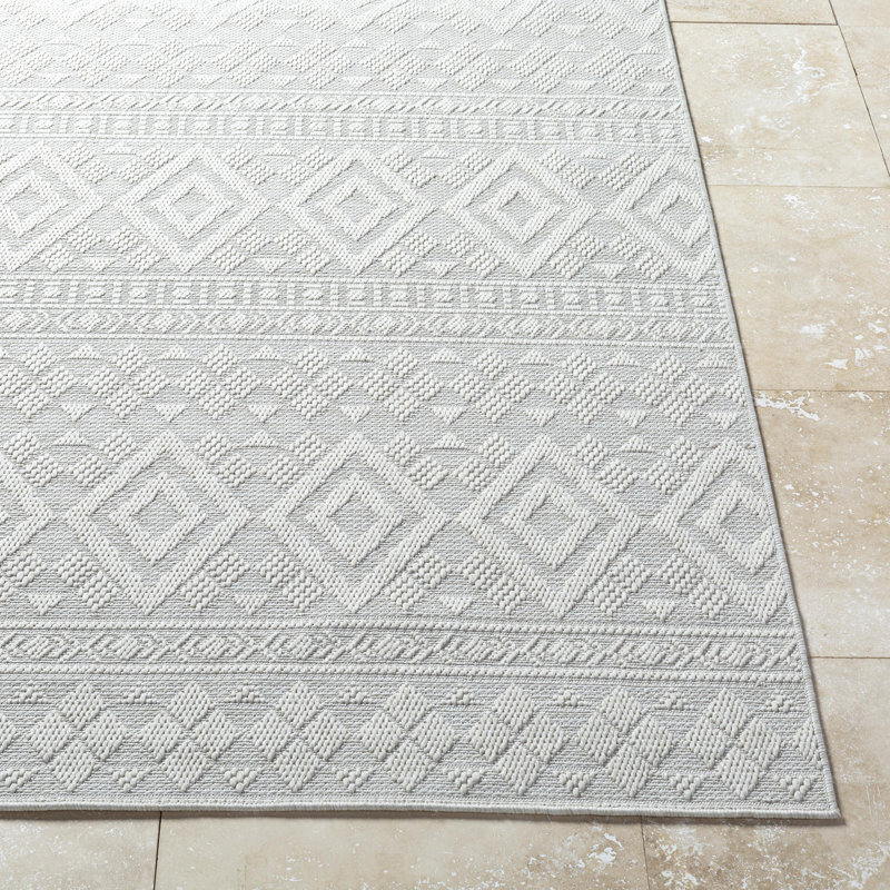Rectangle Corderra Damask Machine Woven Polypropylene Plastic Indoor / Outdoor Area Rug in Ivory, Rectangle 5'3" x 7'