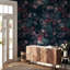 Papier peint adhésif luxueux à motif floral foncé Ercilia-553098789