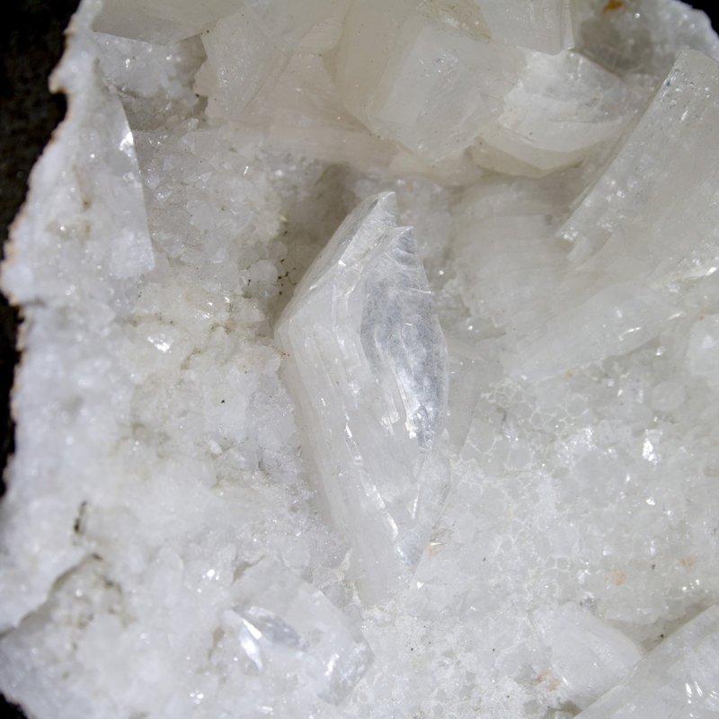 Heulandite et calcédoine sur basalte